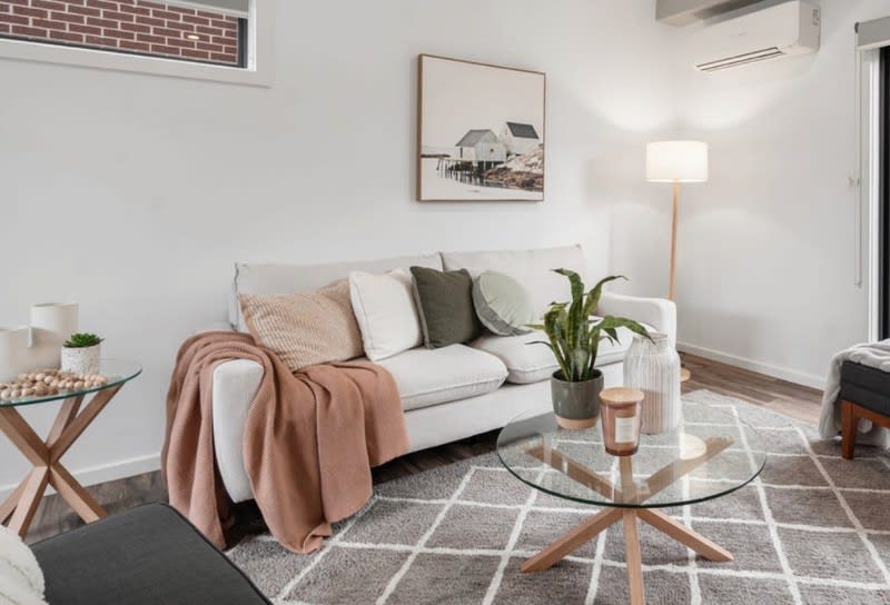 Established Property Staging Business with Growth Potential (Our Ref: V2110)
