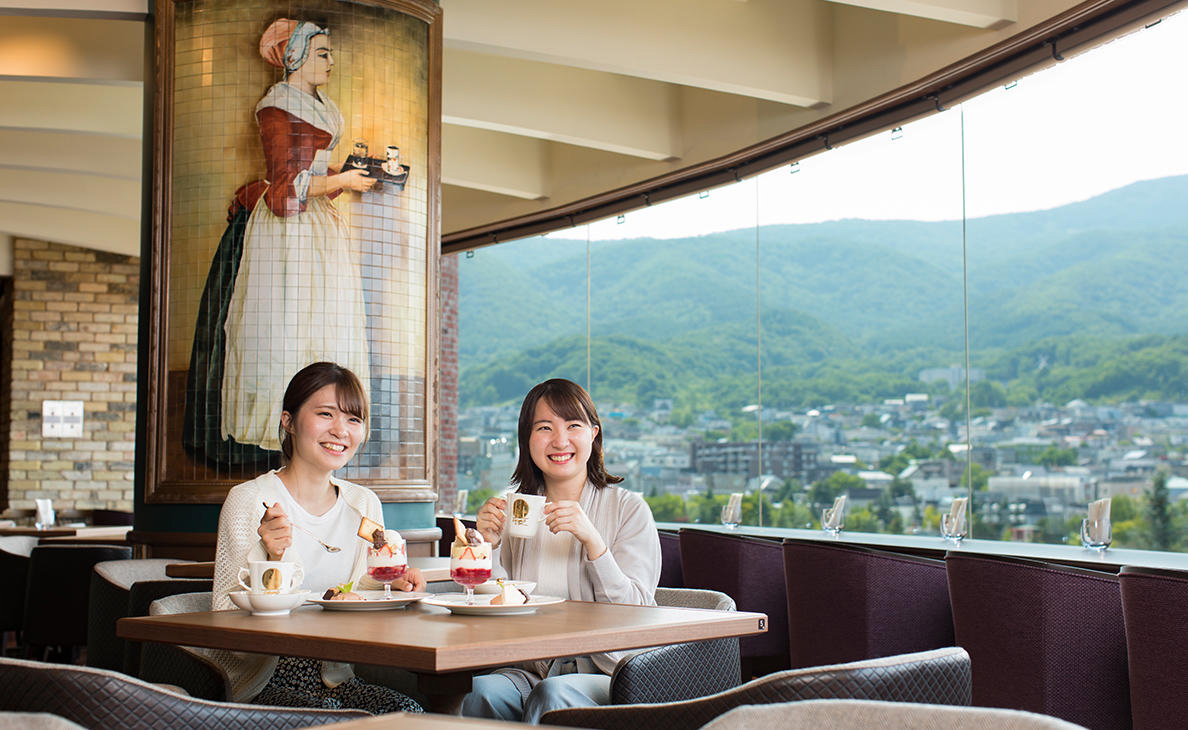 For Sweet-Loving Foodies, a Visit to Shiroi Koibito Park is Also Recommended!