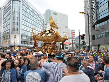 Hanazono Shrine Annual Festival