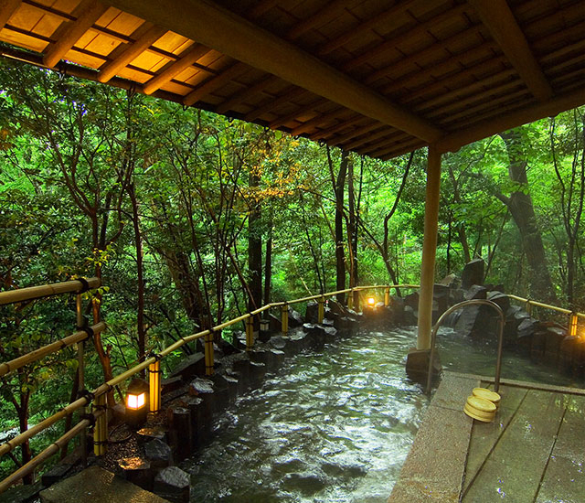 In Kanazawa, Enjoying Onsen Attached to Ryokan is Also Recommended