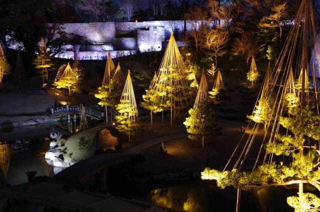 Kanazawa Castle Park and Gyokusenin Maru Garden Light-up