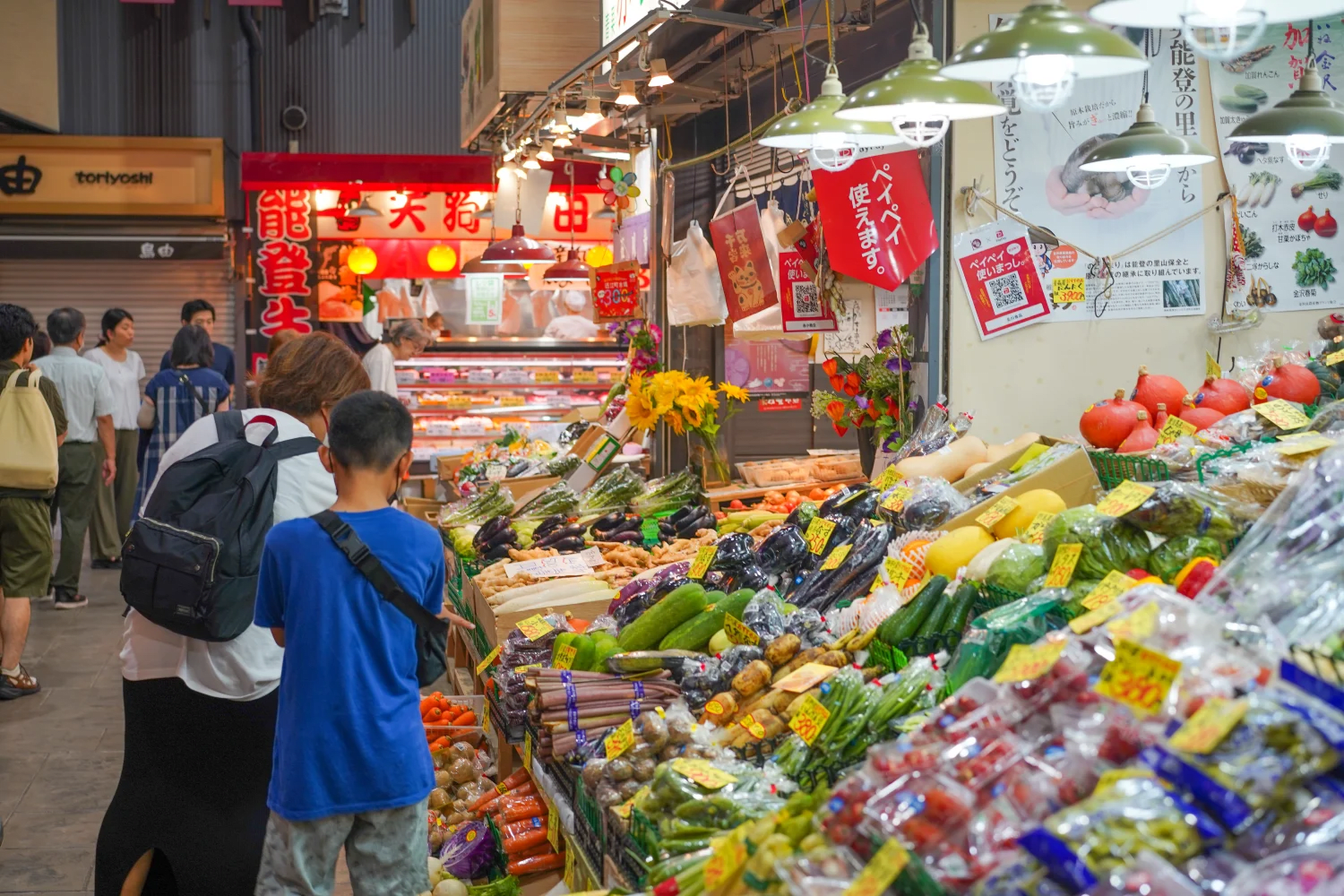 12:00PM: Enjoy Excellent Seafood at Omicho Market, Known to Locals as 'Kanazawa's Kitchen'
