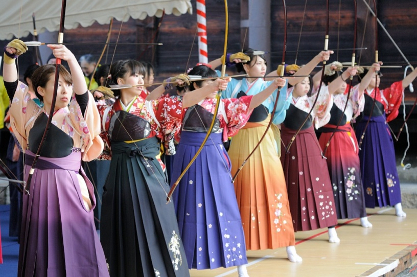 Yanagi no Okaji and Yumihikizome