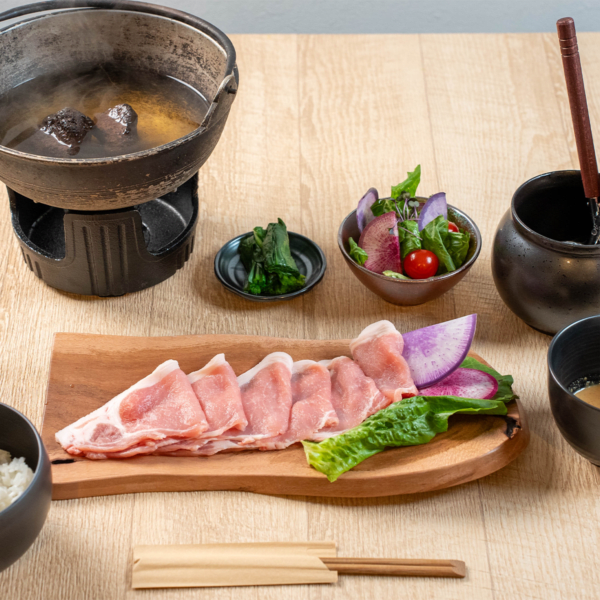 Cuisine and Service in a Style That Fuses Tradition and Innovation
