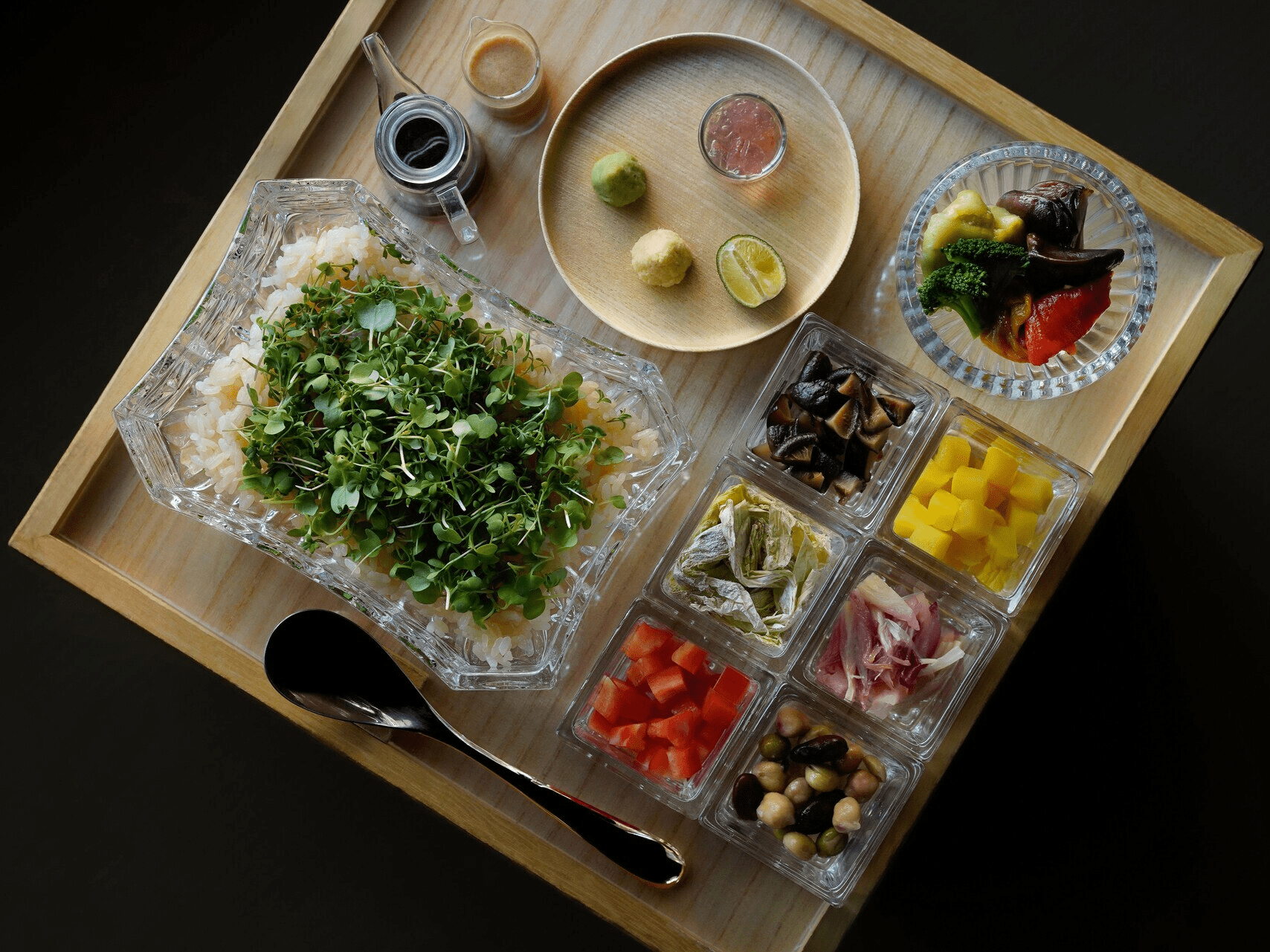 "Shojin Don" (Vegetarian Bowl) is also available for vegetarians and those who don't prefer seafood