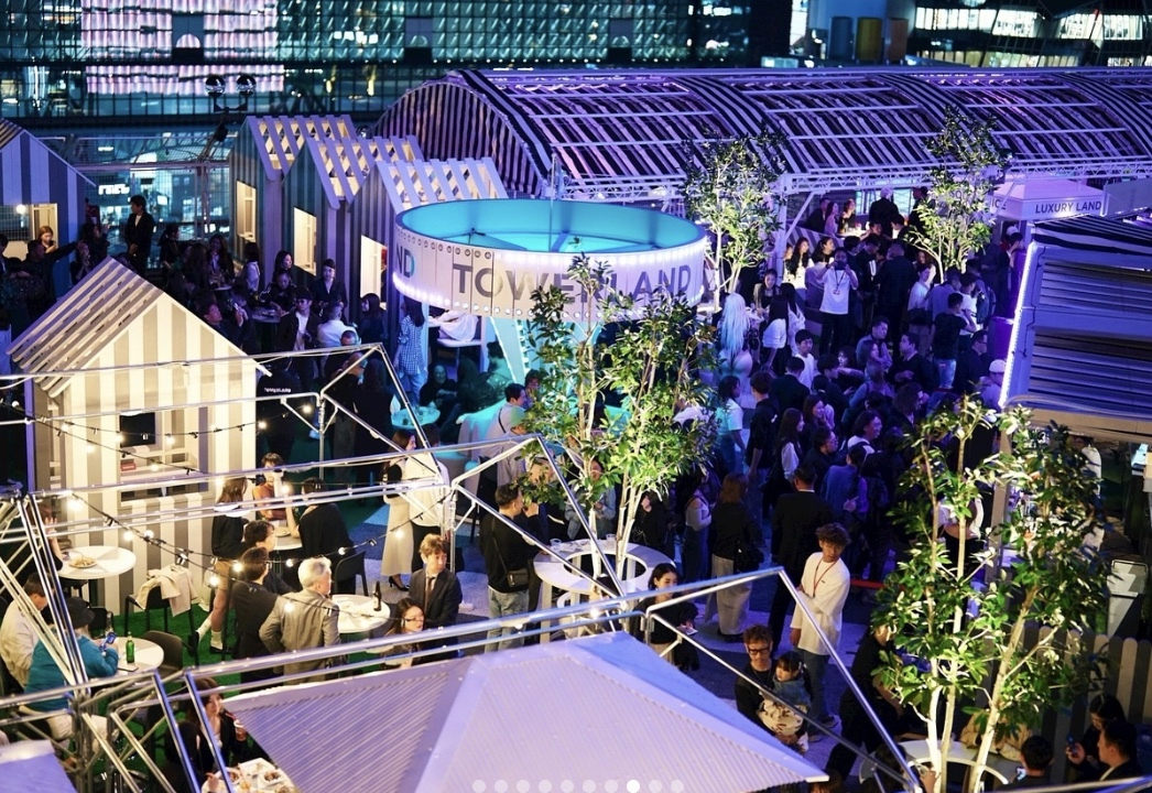TOWERLAND - ROOFTOP BAR & BBQ