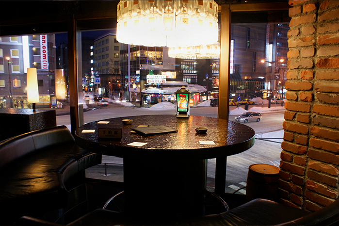 The "Round Table" Surrounded by Original Chandeliers and Beautiful Night Views of Susukino