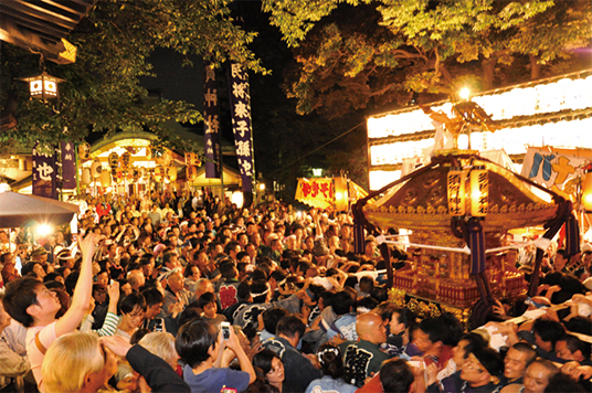 Yotsuya Suga Shrine Annual Festival (June)