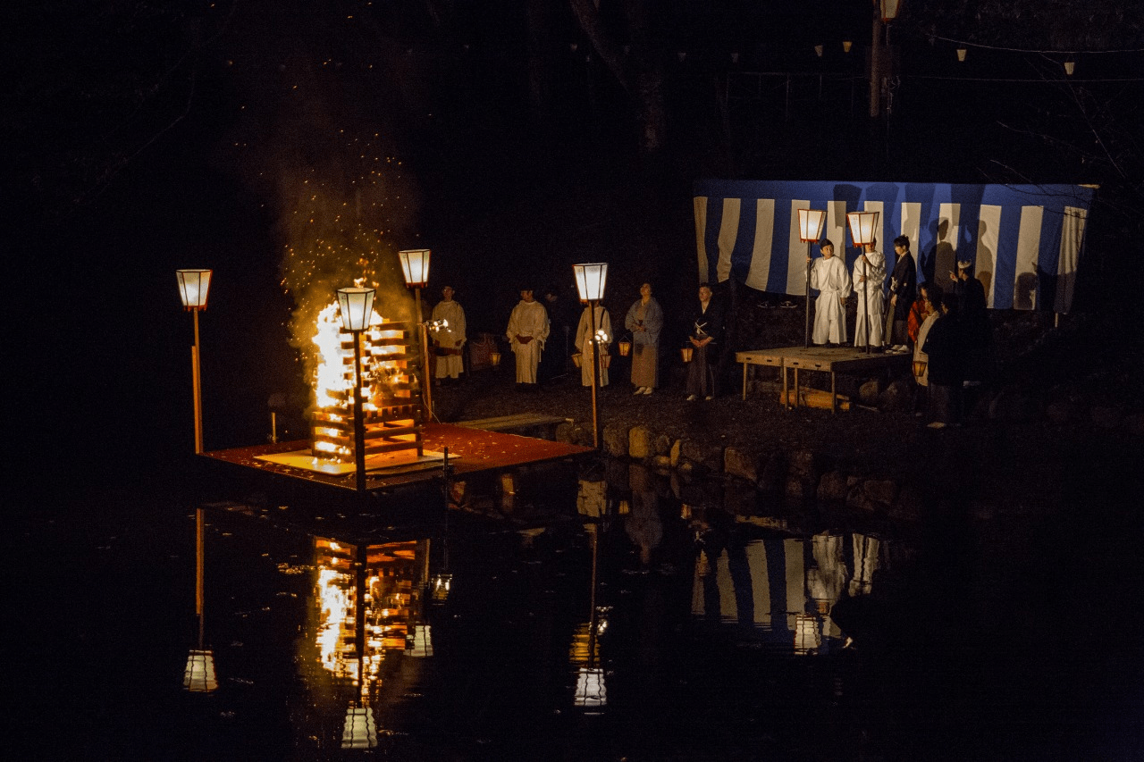 Yuwaku Bonbori Festival
