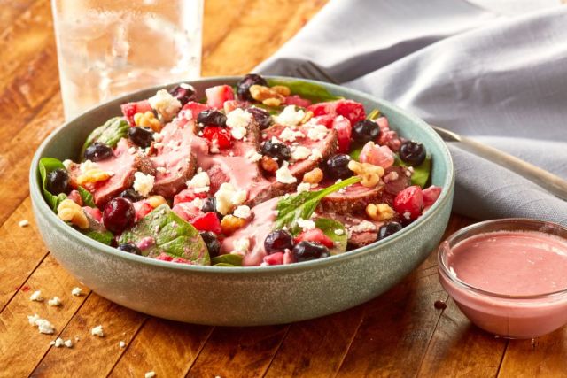 Berry Spinach Salad with Steak