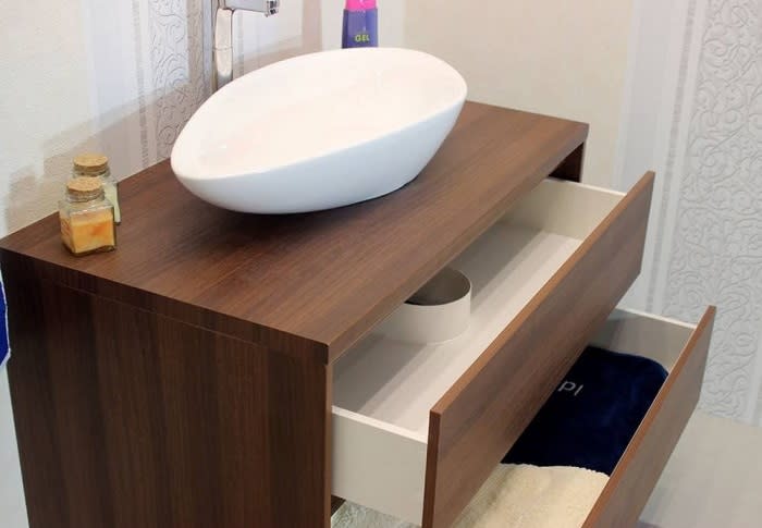 Шкаф за баня М-Мебел ПРИОРА Olive, долен шкаф, 100% PVC, плавно прибиране, с умивалник, панти Blum