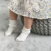 Frilly Liukumattomat Stay-On Vauvan ja Taaperon sukat - 3 pakkaus Lemon Drop and Pearl White