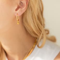 Gold Sharon earrings: Earrings made of 925 silver, gilded with 24-carat gold.