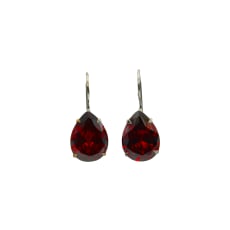 Hopea Adicia Hook Earrings – Dark Red Cubic Zirconia: Delicate metal work combined with a beautiful ruby red.