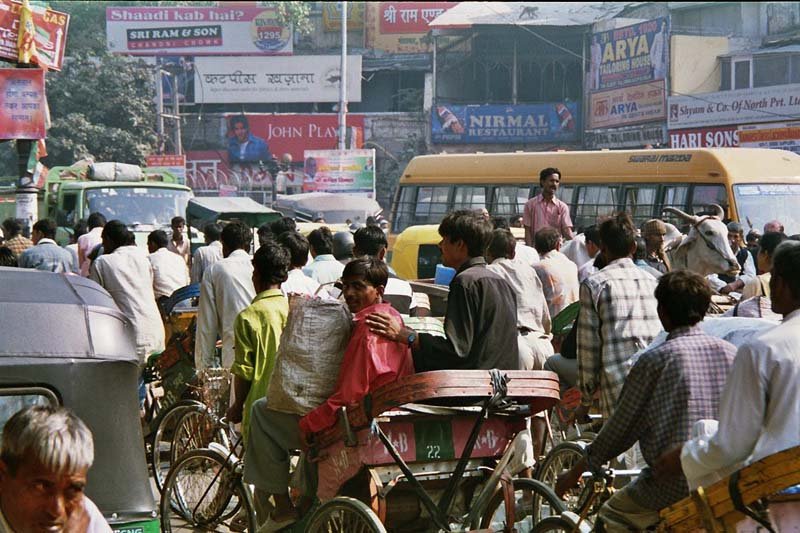 Chaotischer Verkehr in Delhi