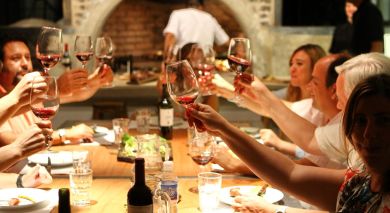 Example private tour: Dine with South Africa’s Winemakers Example private tour: Dine with South Africa’s Winemakers