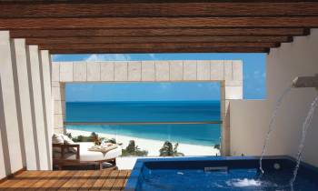 EC Two Storey Rooftop Terrace Suite Ocean Front