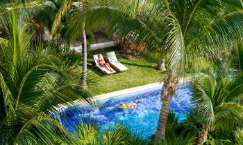 Swim-Up Suites