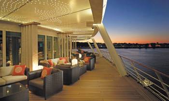 Horizon Lounge