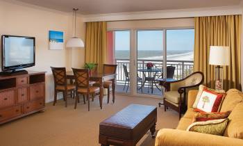 Suite Living area