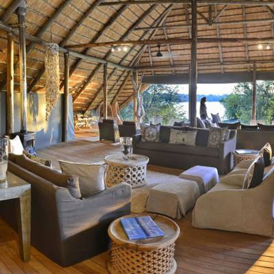 Lodge lounge