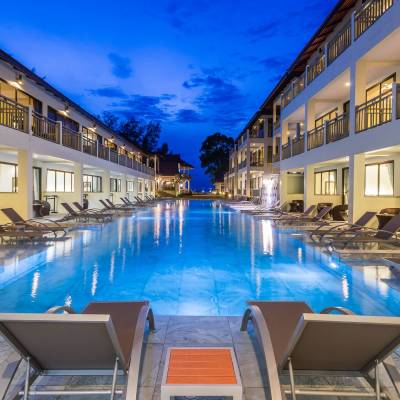 Deluxe Pool Access
