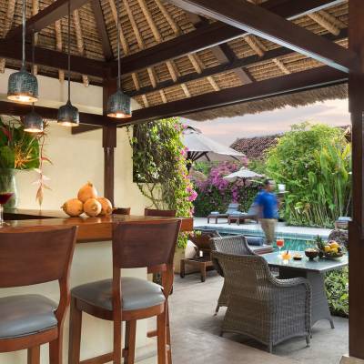 Pool Bar