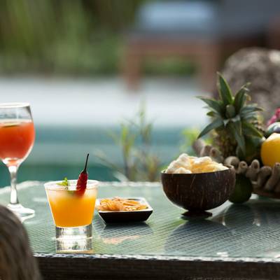 Pool Bar