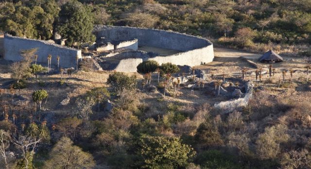 Highlight für Geschichtsinteressierte auf Afrika Rundreisen: Ruinenstadt in Simbabwe