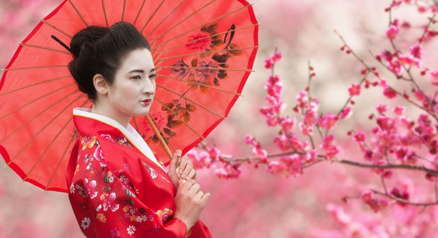 Enchanting Travels Japan Vacations - Best time to travel to Japan - geisha