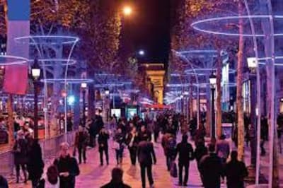 Champs elysees soir decembre 1 tfgqfw - Eugenol