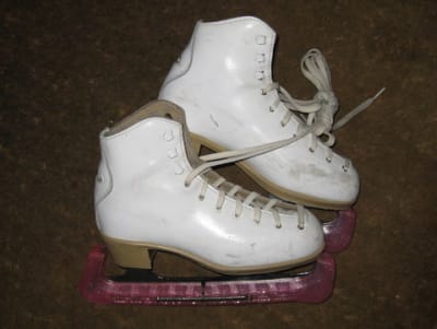 Chaussures blanches de f e kmvfkk - Eugenol