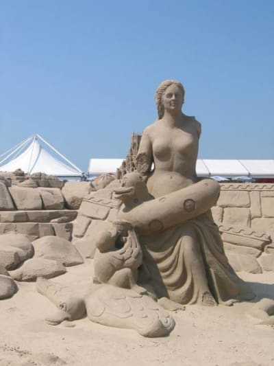 Sandrine à la plage lhvf4v - Eugenol