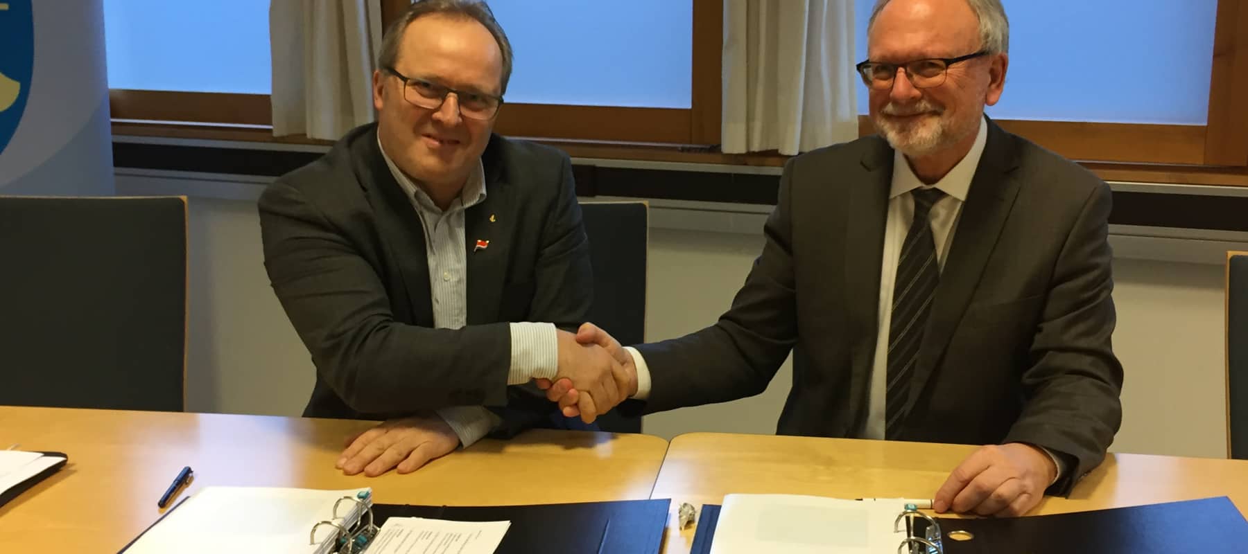 Nordmørspakken signert