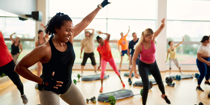 People working out at a strength and conditioning fitness class