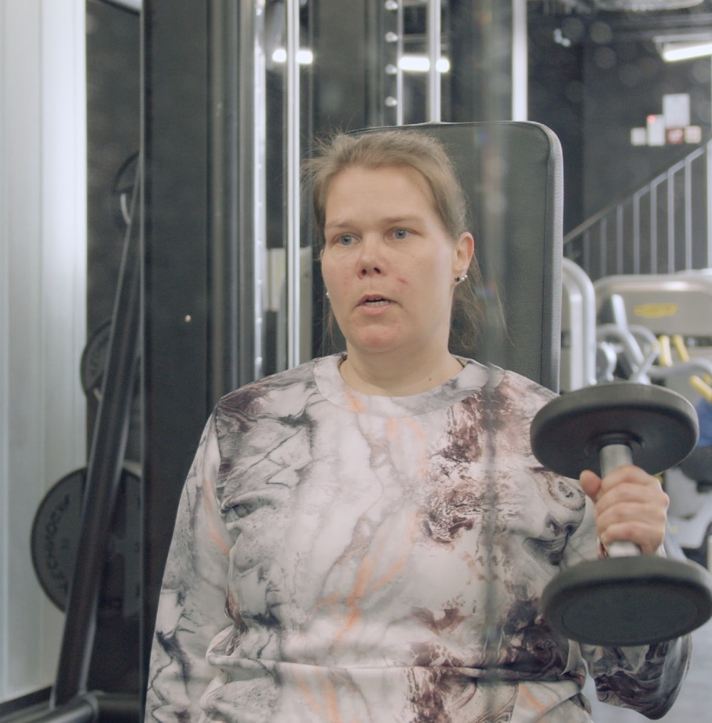 Mari lifting weights Mari lifting weights