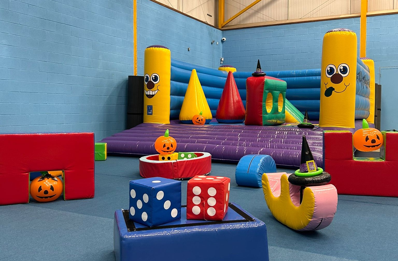 Soft play equipment with inflatable pumpkins. Soft play equipment with inflatable pumpkins.