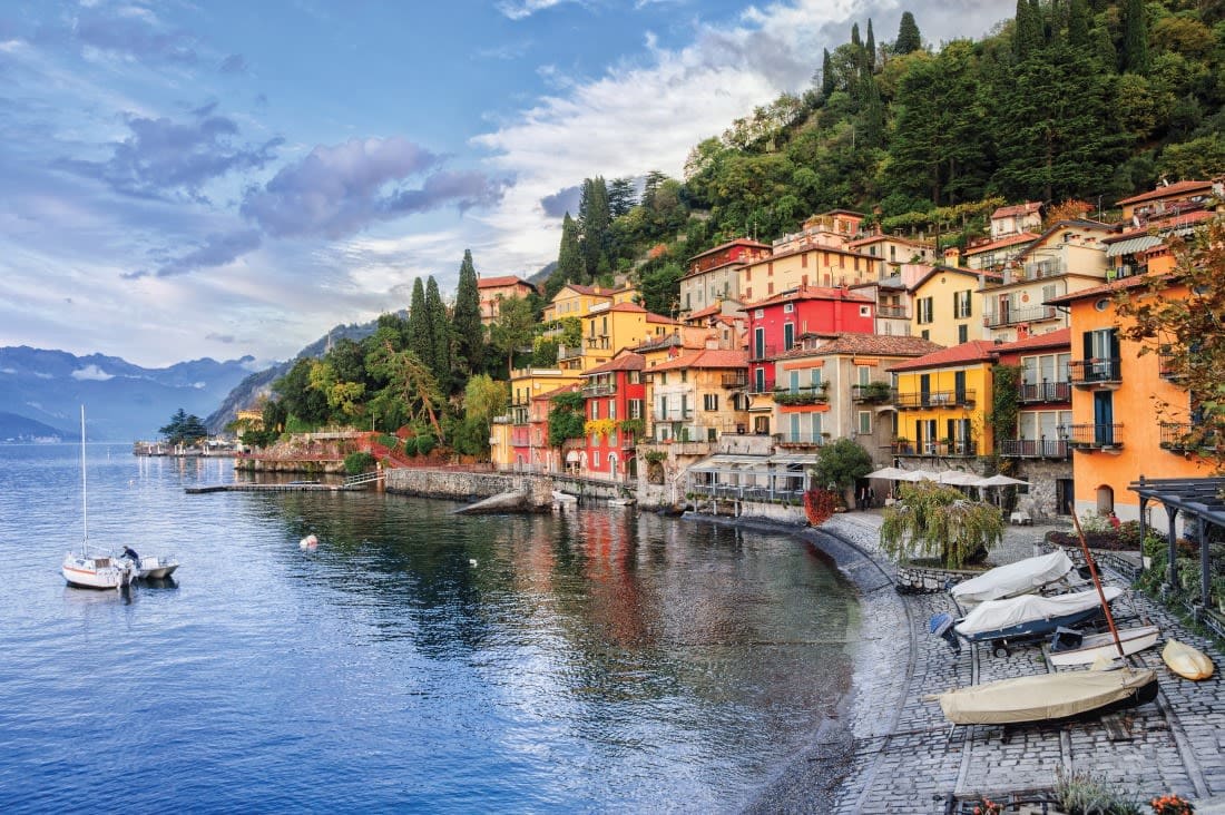 houses and boats right by the water