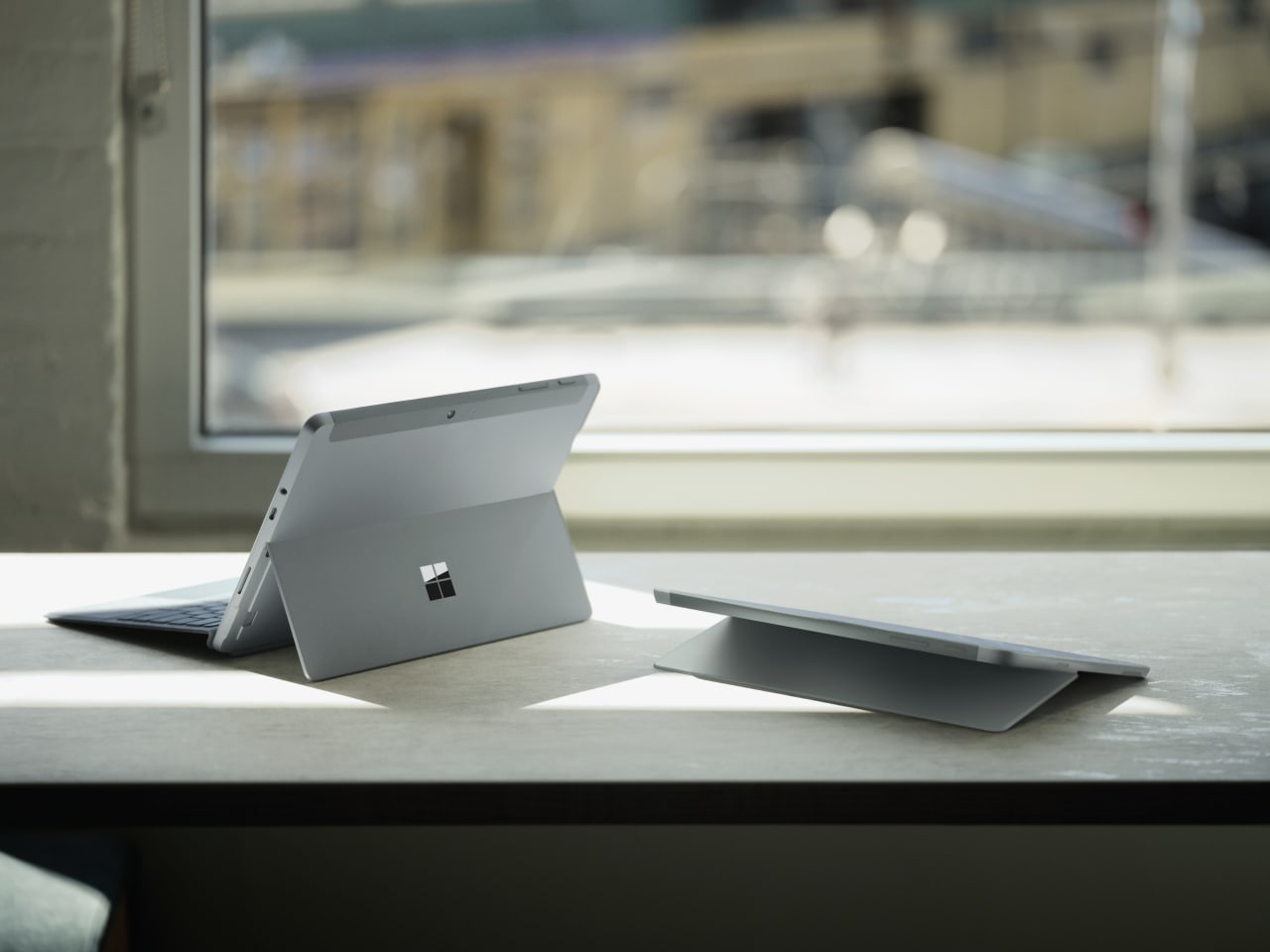 Platin Microsoft Tablet, Surface Go 3 - WiFi - Windows® 11 Home - 64GB.3
