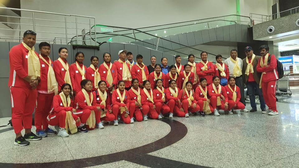 यू १७ फुटबल टोली नेपाल फर्कियो