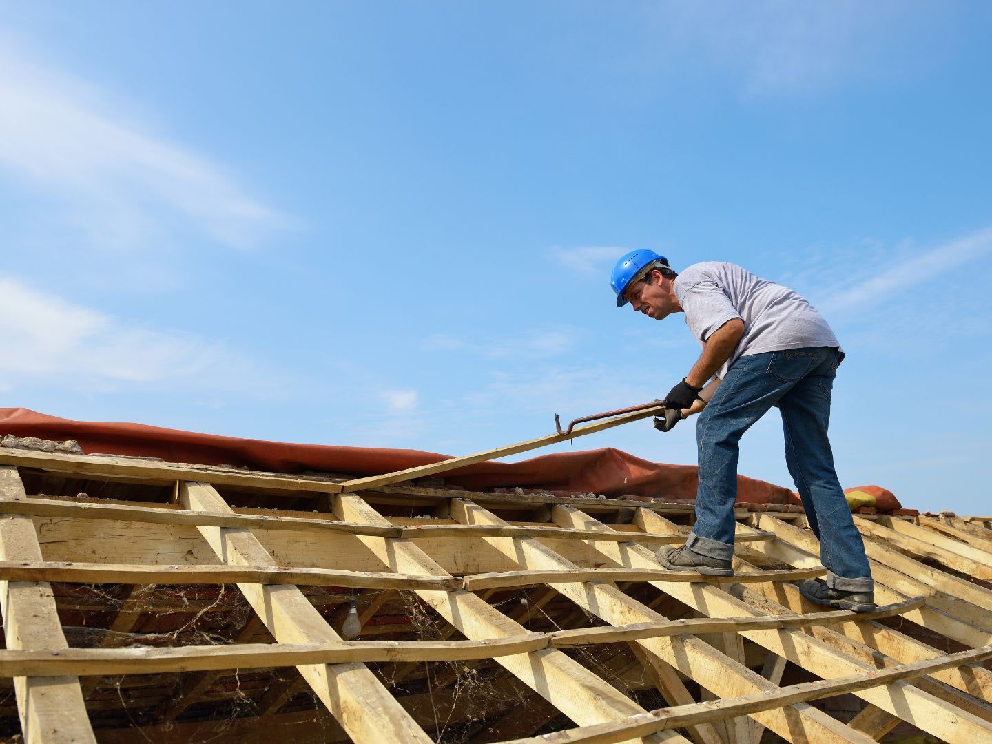Was kostet es, einen Dachschaden zu reparieren?