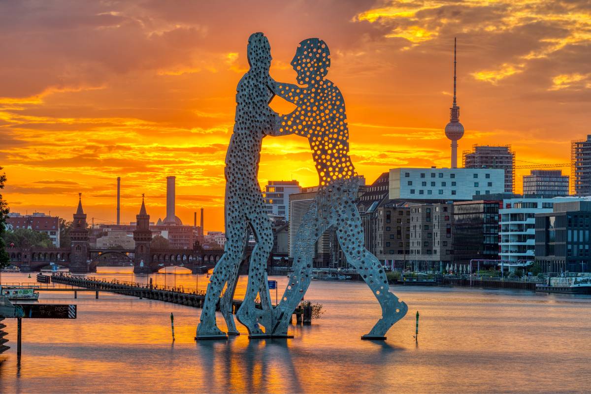 Molecule Men in Berlin