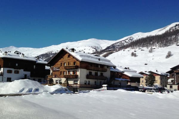 Hotel Alaska,Copper Face Jacks Ski Trip