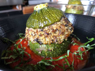 Courgettes farcies au quinoa et duxelles de champignons