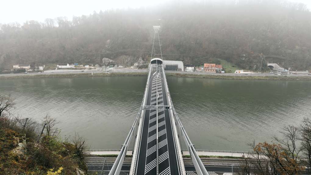 Overhead view looking down onto the bridge. Copyright: Conné d'Grachten, 2026.