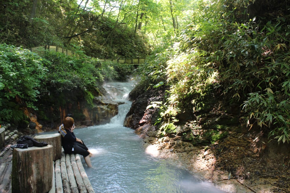 Oyunuma River Natural Footbath | Japan's Local Treasures | Travel Japan  （JNTO）