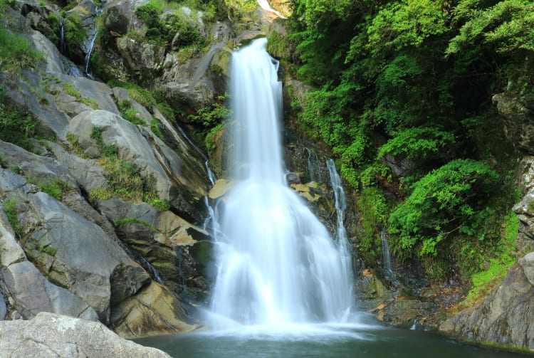 Mikaeri Waterfall