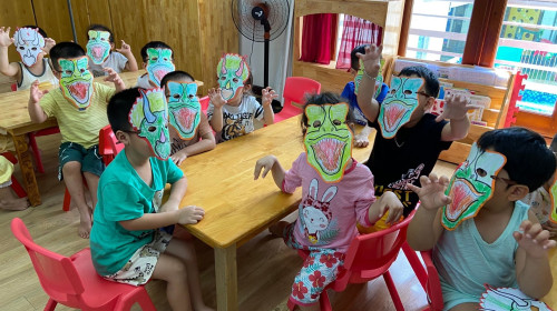 CÙNG ĐÙA NGHỊCH VÀ "VẤY BẨN" VỚI BÙN: TẠI SAO KHÔNG?