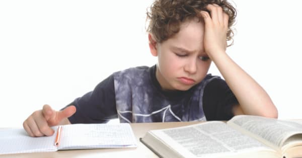 BÉ KHÔNG THÍCH HỌC TIẾNG ANH, CHA MẸ LÀM THẾ NÀO?