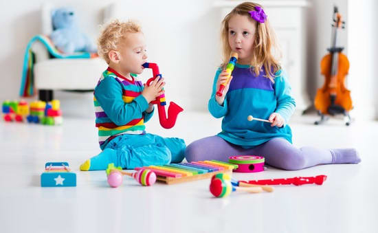 GỢI Ý 05 MÓN ĐỒ CHƠI PHÁT TRIỂN TRÍ NÃO CHO TRẺ BA MẸ NÊN BIẾT